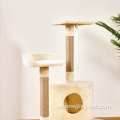 Torre de gato con una cueva